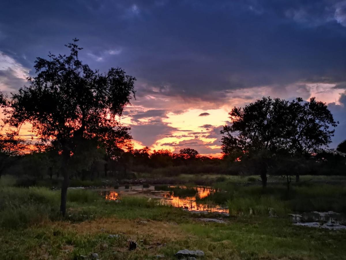 Vila Mokuti Etosha Namutoni Exteriér fotografie